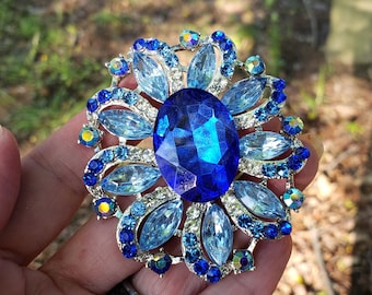 Small Navy Blue Rhinestone Embellishment or Pin Silver Tone Rhinestone Wreath Sash Decoration Brooch SBL49