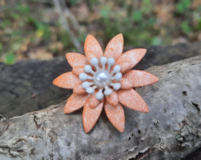 Metal Flower Brooches