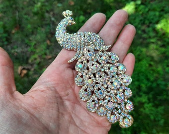Adorno de pavo real con reverso plano de diamantes de imitación AB grande de 120mm 4,7 pulgadas tono dorado cristal Aurora Borealis broche con reverso plano Pin para coser pegamento GAB55