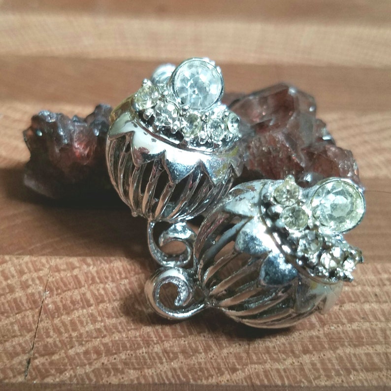 Vintage Clear Rhinestone Earrings Metal Silver Tone Rhinestone Flower Earrings Bridal Clip On Screw Back Silver Rhinestone Earings V12