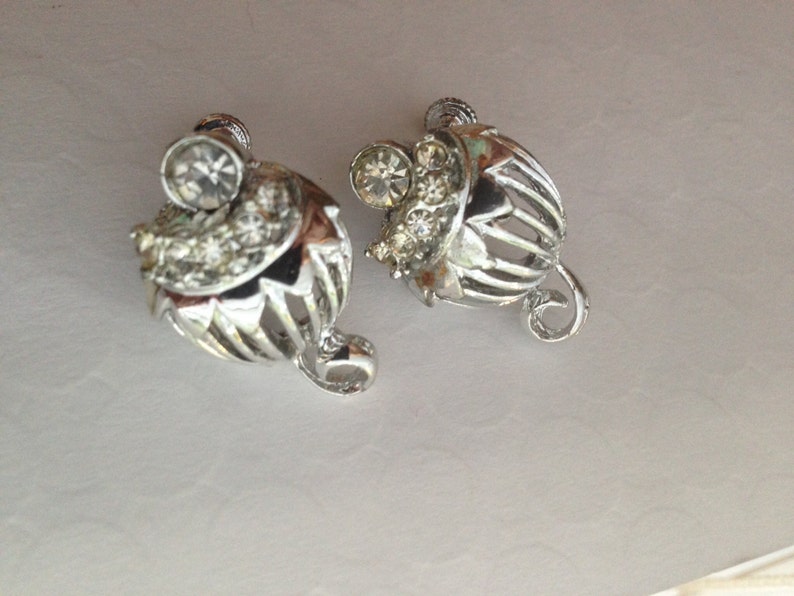 Vintage Clear Rhinestone Earrings Metal Silver Tone Rhinestone Flower Earrings Bridal Clip On Screw Back Silver Rhinestone Earings V12