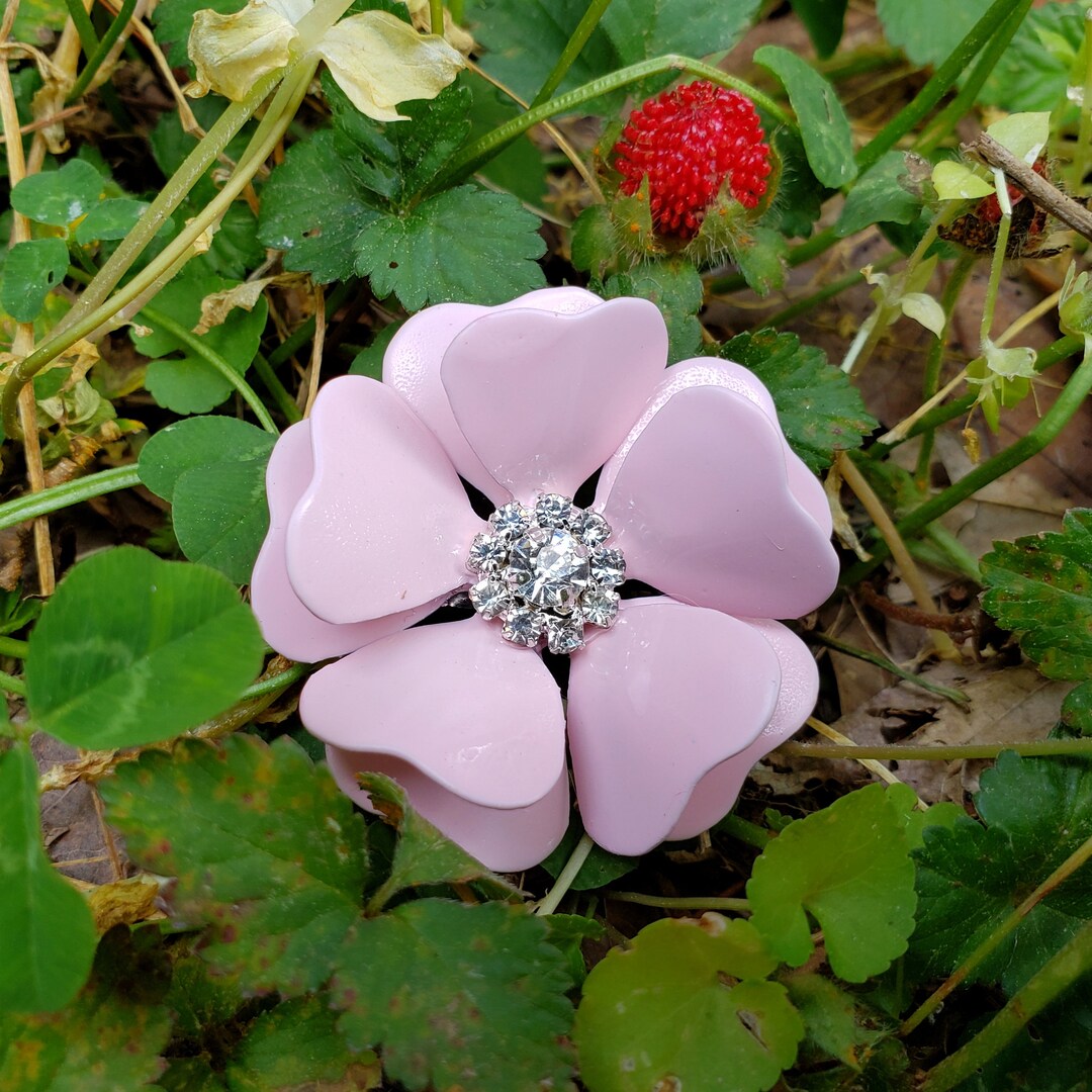 Pink Flower Brooch Enamel Flower Pin Bubblegum Pink Metal Flower