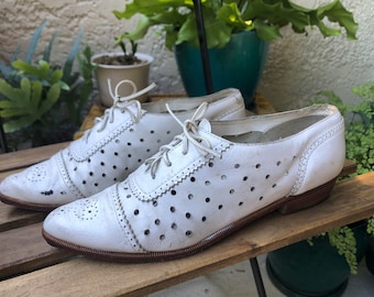 Vintage 1990s Joan & David / White Oxford / Leather Lace Up / Size 7