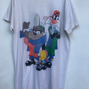 Vintage 1990s Loony Tunes / Oversized T Shirt / T Shirt Dress / Sleep Shirt / Large