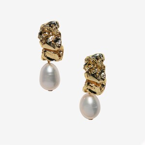 Gold crushed stud pearl earring / Textured gold stud pearl dangle earring / Crushed gold metal earring with pearl drop / Crushed nugget stud