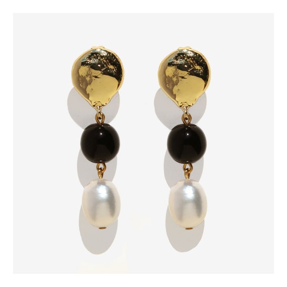 Triple pearl 2024 drop earrings