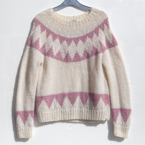 Vintage Nordic Style Wool Blend Sweater Chunky Hand knit Women&#39;s Ivory Pink Geometric Pattern Medium Scandi Icelandic Ski Sweater Handmade