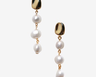 Triple pearl earrings / Baroque pearl earrings / Long pearl earrings / Nugget stud pearl earrings / Modern pearl earrings / Bridal earrings
