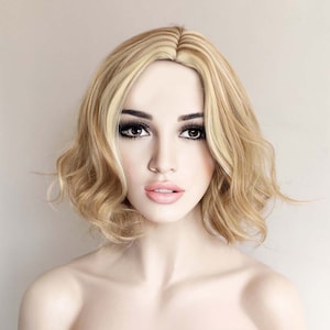 Short Blonde Wg For Women Light Toffee Blonde Ombre Short Bob Curly Side Part Fashion Wig For White Women