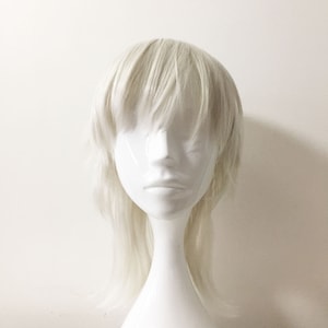 Wolf Cut Mullet Wig Silver White Scene Wig With Bangs Cosplay Anime Wig Short Straight Layered Cut