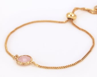 Bracciale a catena delicato con connettore in vetro sfaccettato, bracciale minimalista rosa e oro per la stratificazione, regalo per lei