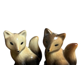 Vintage Ceramic Fox Salt and Pepper Shakers Set | Cute Autumn Woodland Forest Animal Table Decor | Retro Kitsh Kitchenware Housewarming Gift