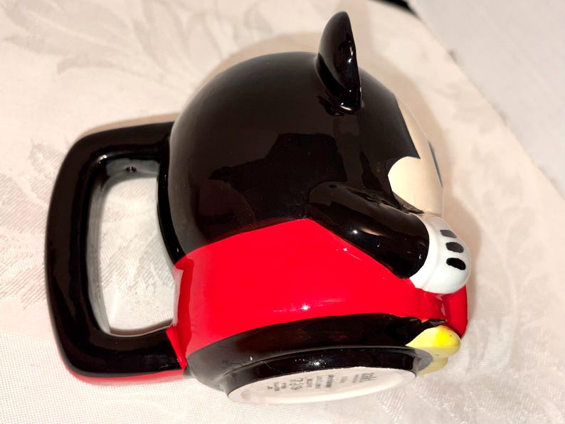 Mickey Mouse 3D Sculpted Mug - "Oh Boy!" Red Heart - Zak image 8