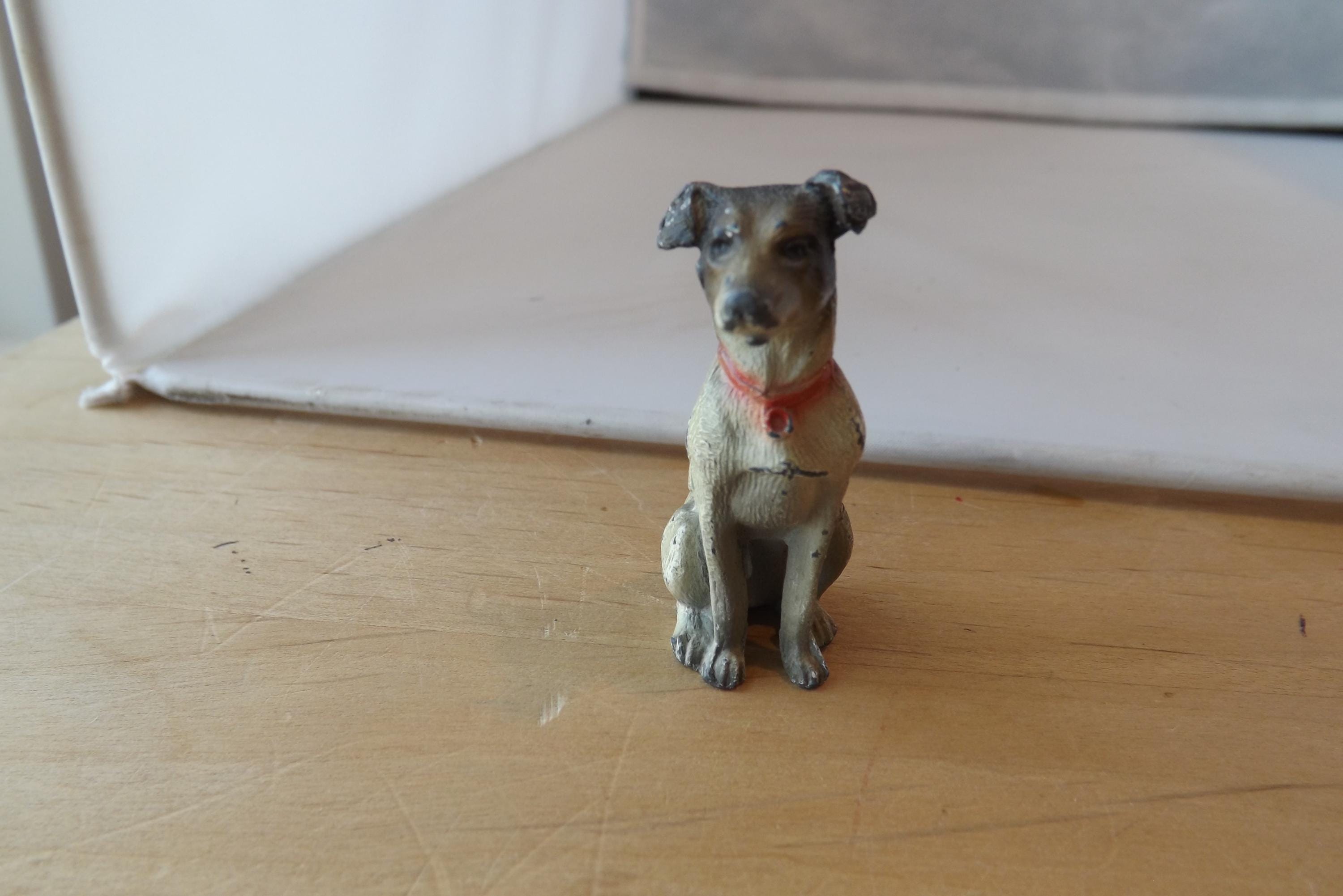 ドイツのHeyde社製鉛塗装済み犬ミニフィギュア - 詳細は説明をご覧 