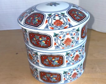 Vintage Japanese Imari Porcelain 3-Tiered Jubako Box with Lid – Hand-Painted Stackable Bento