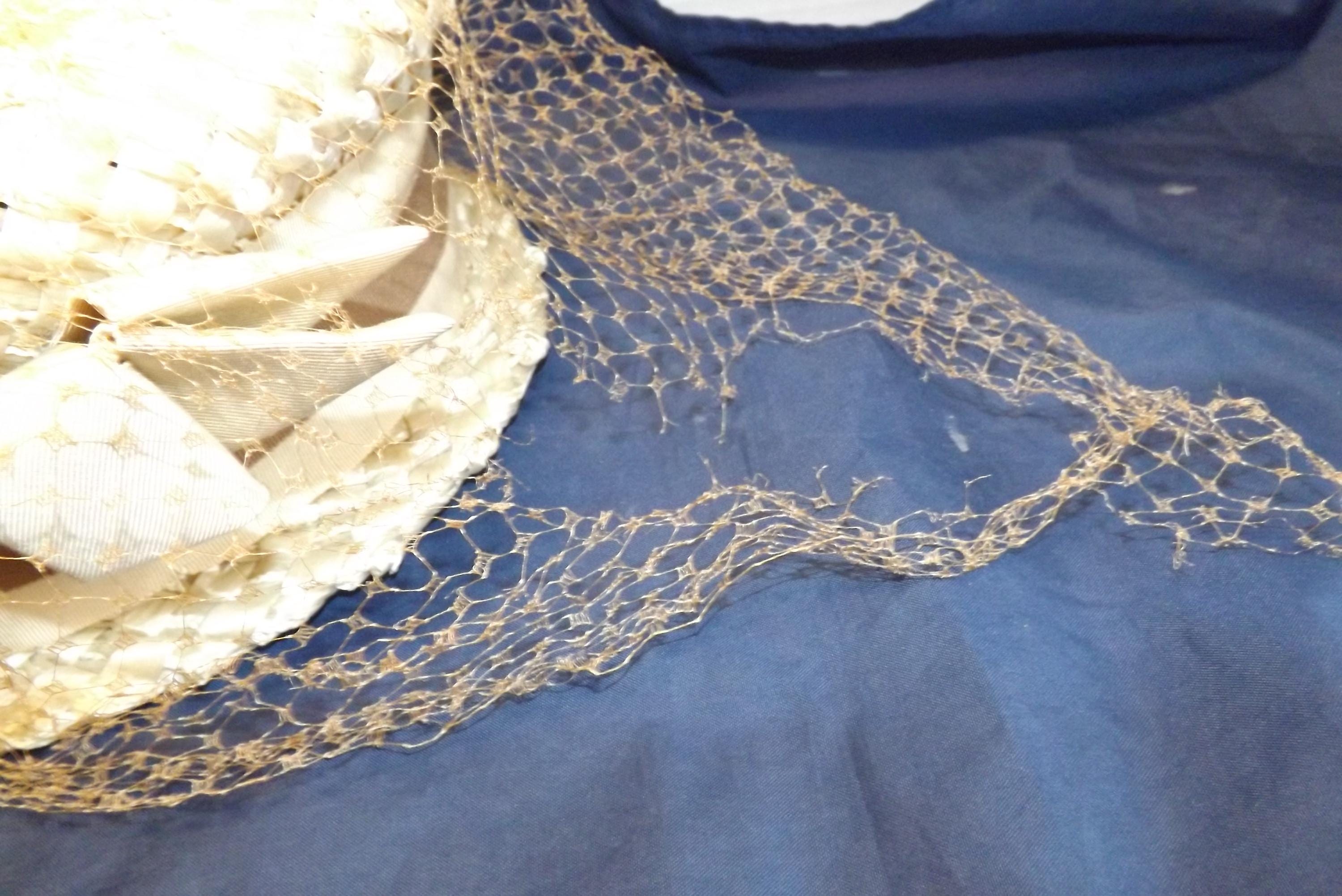 Vtg 1950s/60s Champagne Straw Pillbox Hat With Birdcage Veil 