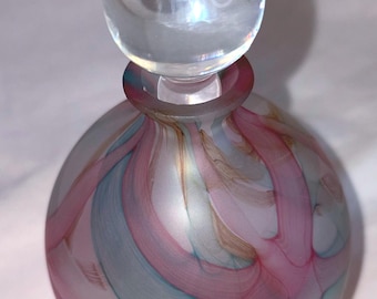 Frasco de perfume antiguo de vidrio artístico esmerilado con tapón de bola.