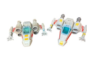 Lot of 2 -2001 LFL By Hasbro Star Wars X Wing Fighter Ships
