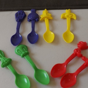 Lot of 8 Del Monte Looney Tune Spoons  -See Description for Details