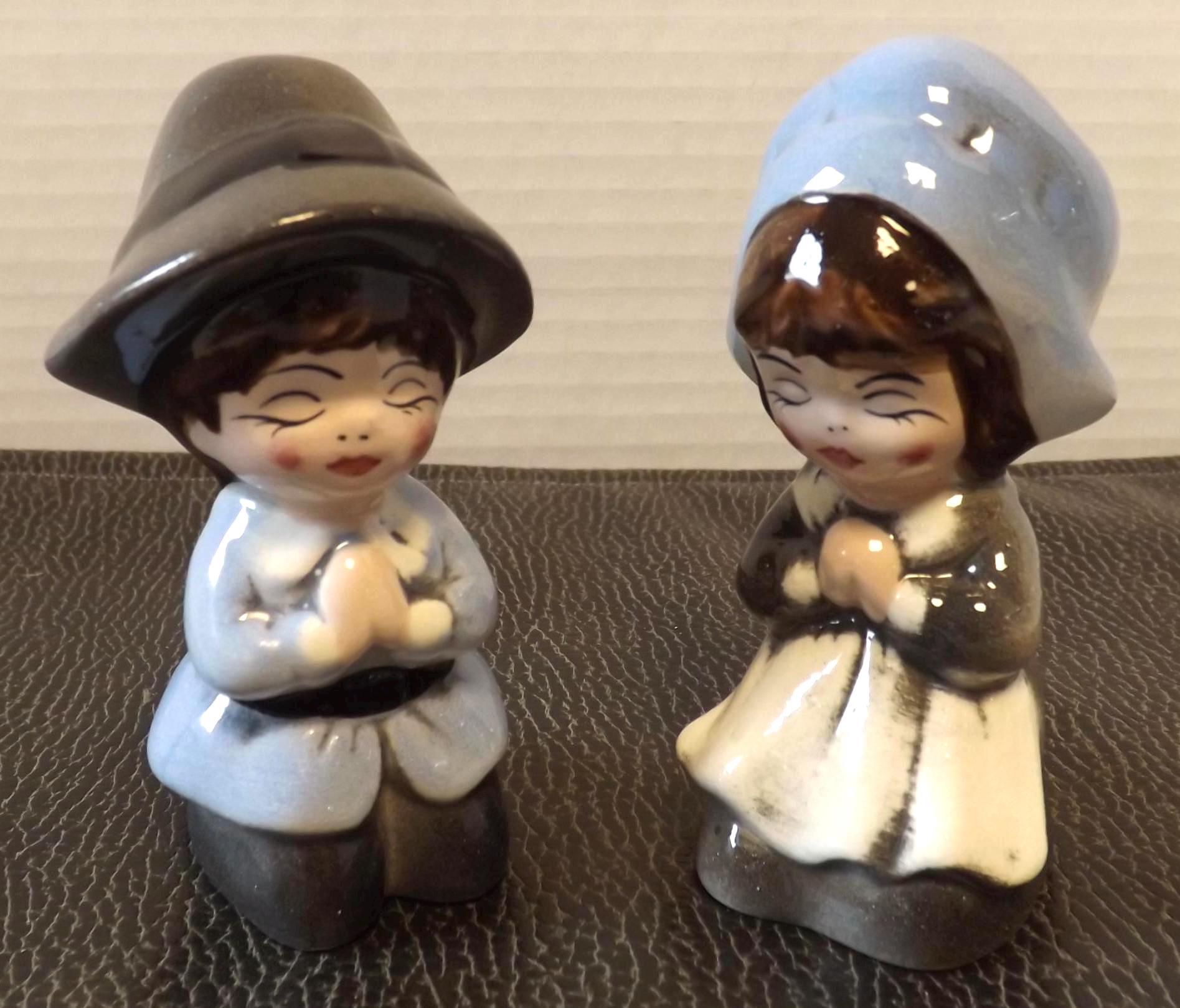 Pair of Kneeling Praying Thanksgiving Pilgrims - See Description