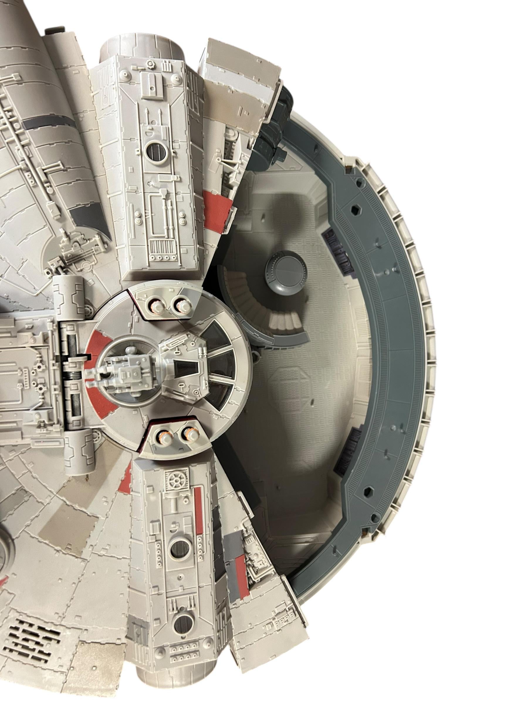 Star Wars Millennium Falcon Playset - Force Link Hasbro 2017