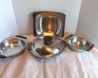 Juego de servir vintage Selandia Denmark de acero inoxidable y madera, estilo moderno de mediados de siglo.