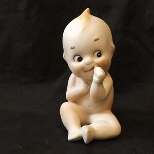 Figurka Lefton Kewpie ssąca kciuk - zobacz opis, aby uzyskać szczegółowe informacje