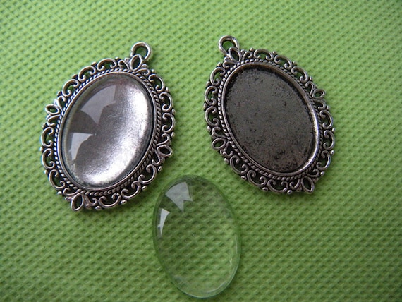 Oval London Necklace Rainy London Cabochon Necklace 18x25 mm Cabochon London Pendant