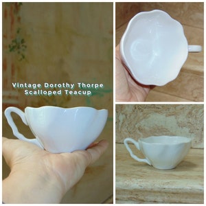 Vintage Dorothy Thorpe White Scalloped Leaf Petal China Teacup / 1 Tea Cup / Ceramic Pottery Collectible