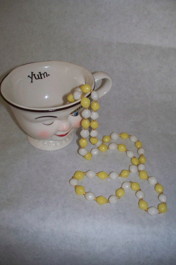 SALE Now 8.95 *Vintage Mid Century Yellow and Whit