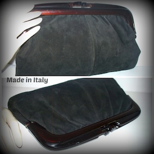 Cuero de gamuza negro azabache vintage con cierre de beso marrón ámbar de plástico pesado Hecho en Italia Embrague / Bolso vintage / Monedero