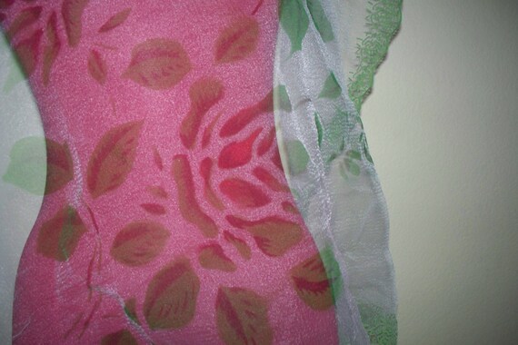 Wonderful Vintage Green and White Sheer Rose with… - image 4