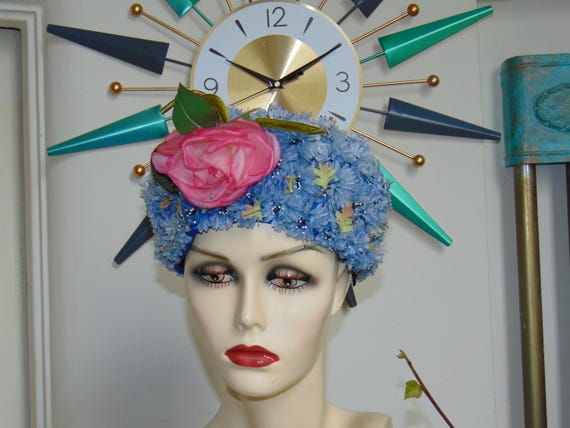 Saks Fifth Avenue Beautiful 50s Vintage Blue Silk Floral  display picture 1