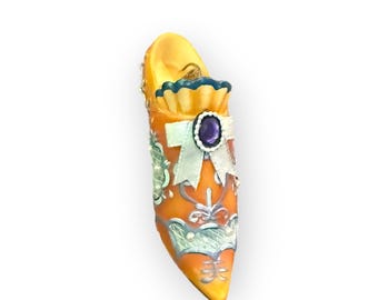 Provence Bourree – Collectible Shoe Ornament by Ashton-Drake - Stepping into time collection No COA