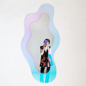 Wiggly life Reflector mirror - Full body - wavy acrylic mirror wiggly mirror amorphic mirror retro mirror retro object