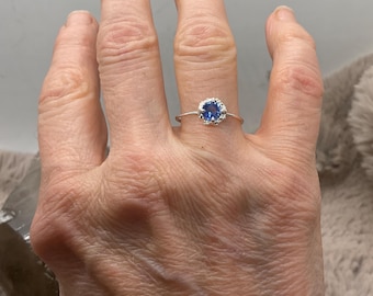 Tanzanite in flower ring