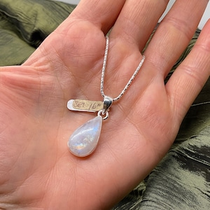 Labradorite (Rainbow moonstone) pendant and FREE 18” sterling silver popcorn chain