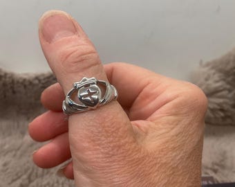Sterling Silver Claddagh ring