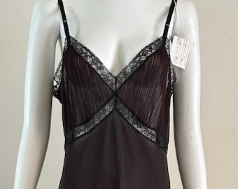 1950s Vanity Fair Nylon Slip: Lace Hem Negligee, 40 Bust (NWT)