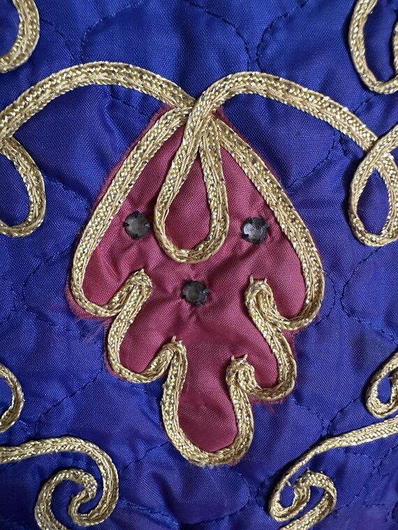 1940s 50s Purple Satin Quilted Robe, Ornate Dress… - image 2