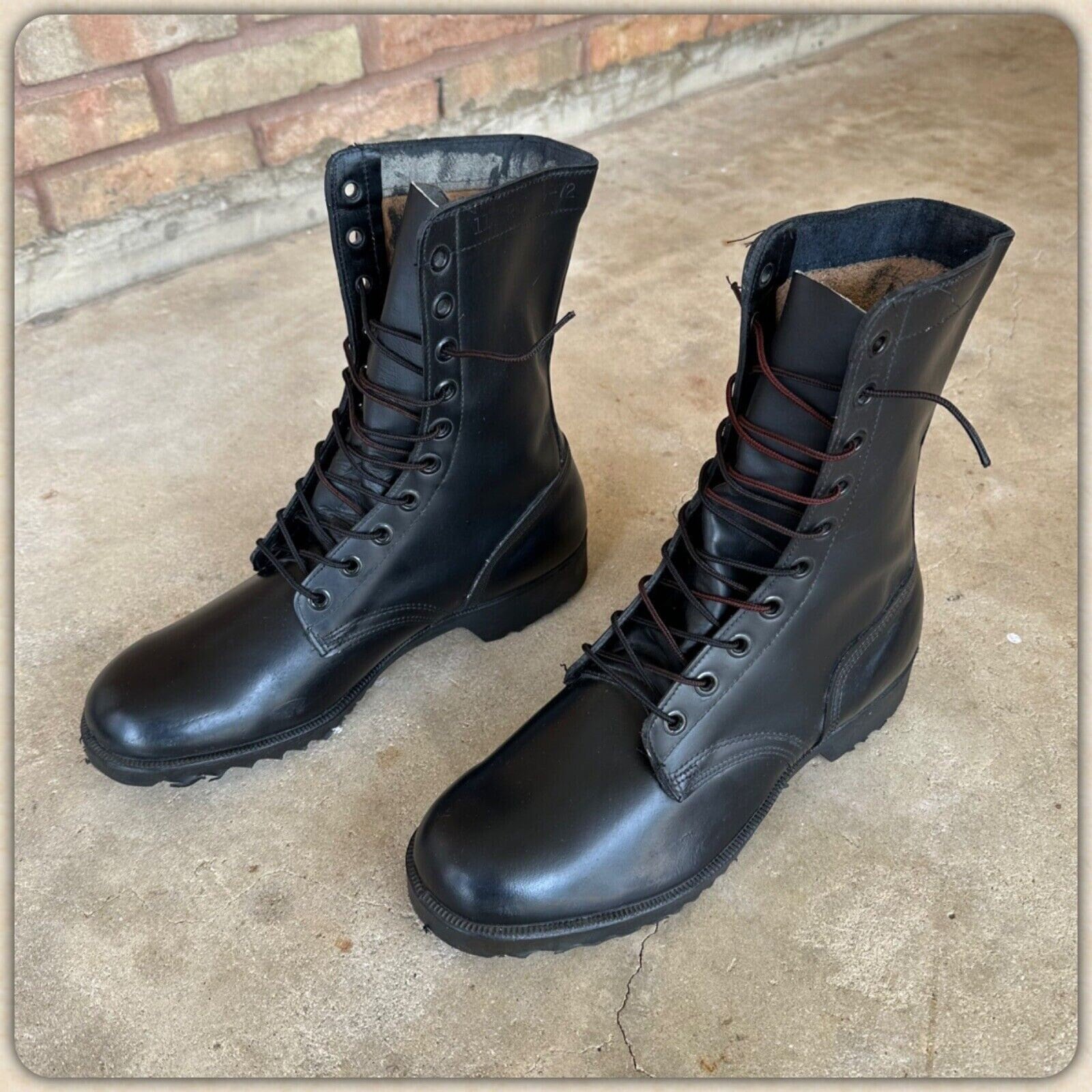 NOS / Deadstock 1972 US Army Size 11.5 R Black Leather NOS / Deadstock 1972 US Army Size 11.5 R Black Leather