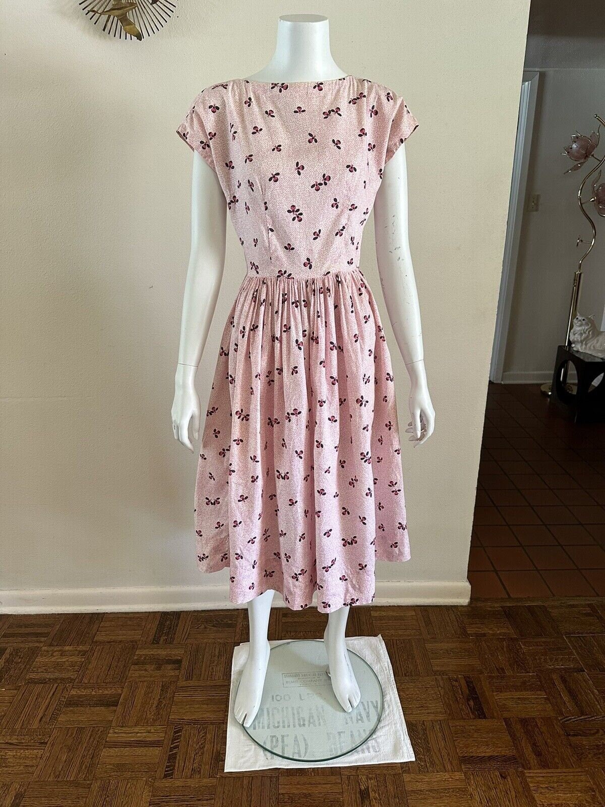 lindy bop pink dress Shirley Plain Flared Dress Lindy Bop
