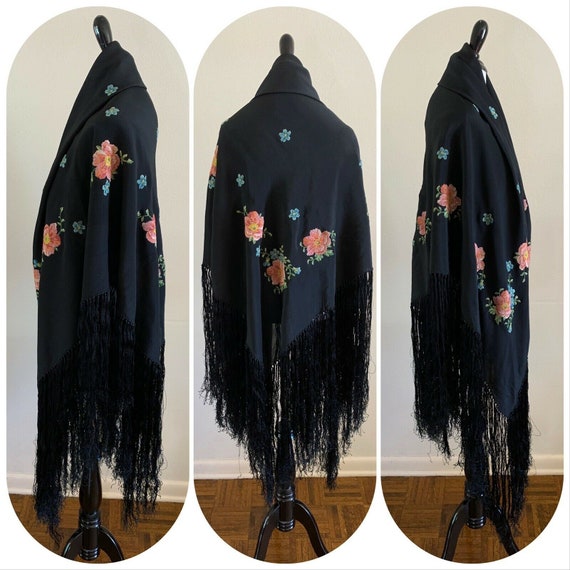 Embroidered Floral Piano Shawl Hand Knotted Fring… - image 2