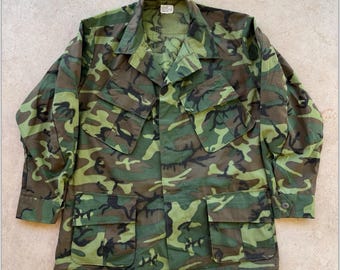 Vintage Vietnam Era ERDL Camouflage Jungle Fatigue Jacket, US Army