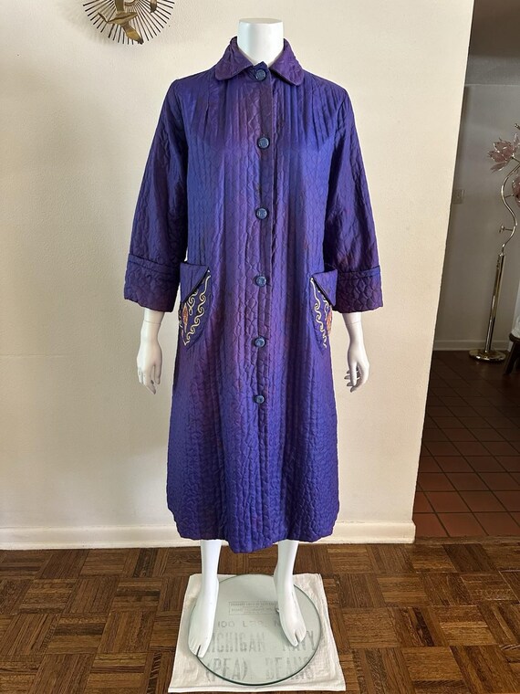 1940s 50s Purple Satin Quilted Robe, Ornate Dress… - image 3