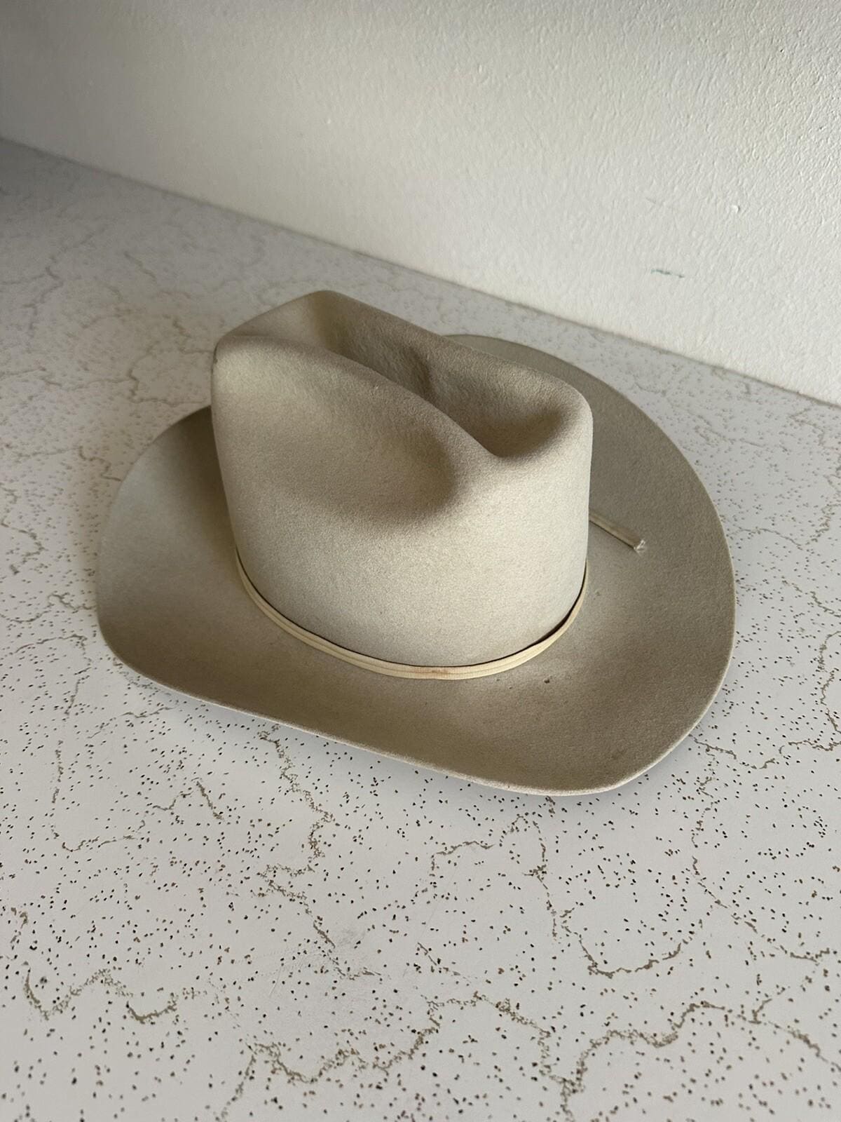 1980s Stetson Silverbelly 4x Cowboy Hat , Rancher, JBS Pin – 6 7/8