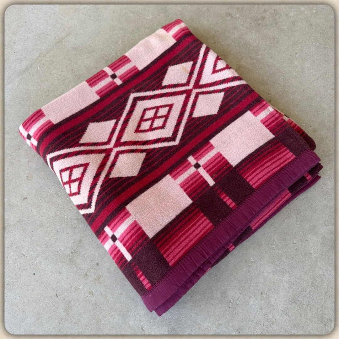 Large Gorgeous 1930s 40s Beacon Southwestern Indian Camp Blanket main image 1