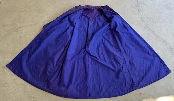 1940s 50s Purple Satin Quilted Robe, Ornate Dress… - image 8