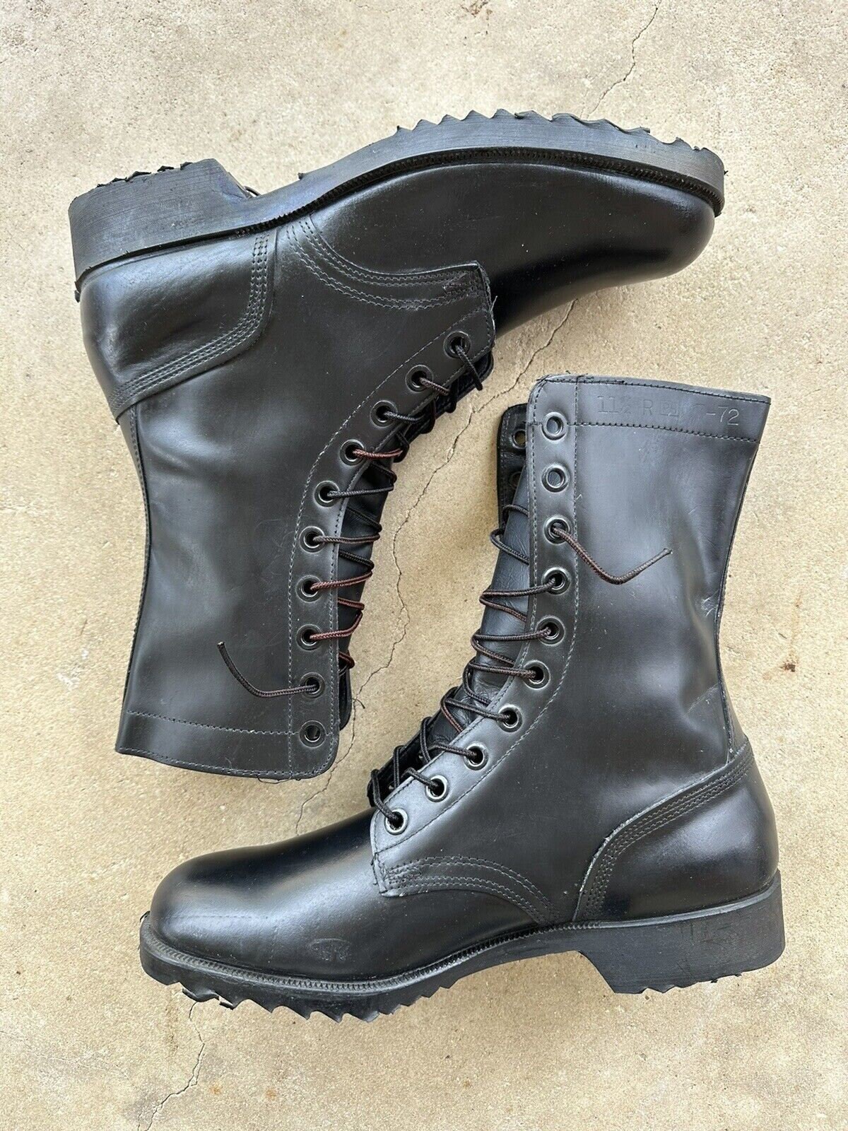 NOS 1972 US Army Black Leather Combat Boots: Vietnam War Era  display picture 3