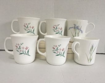 Vintage Corning Ware Corelle. Cups